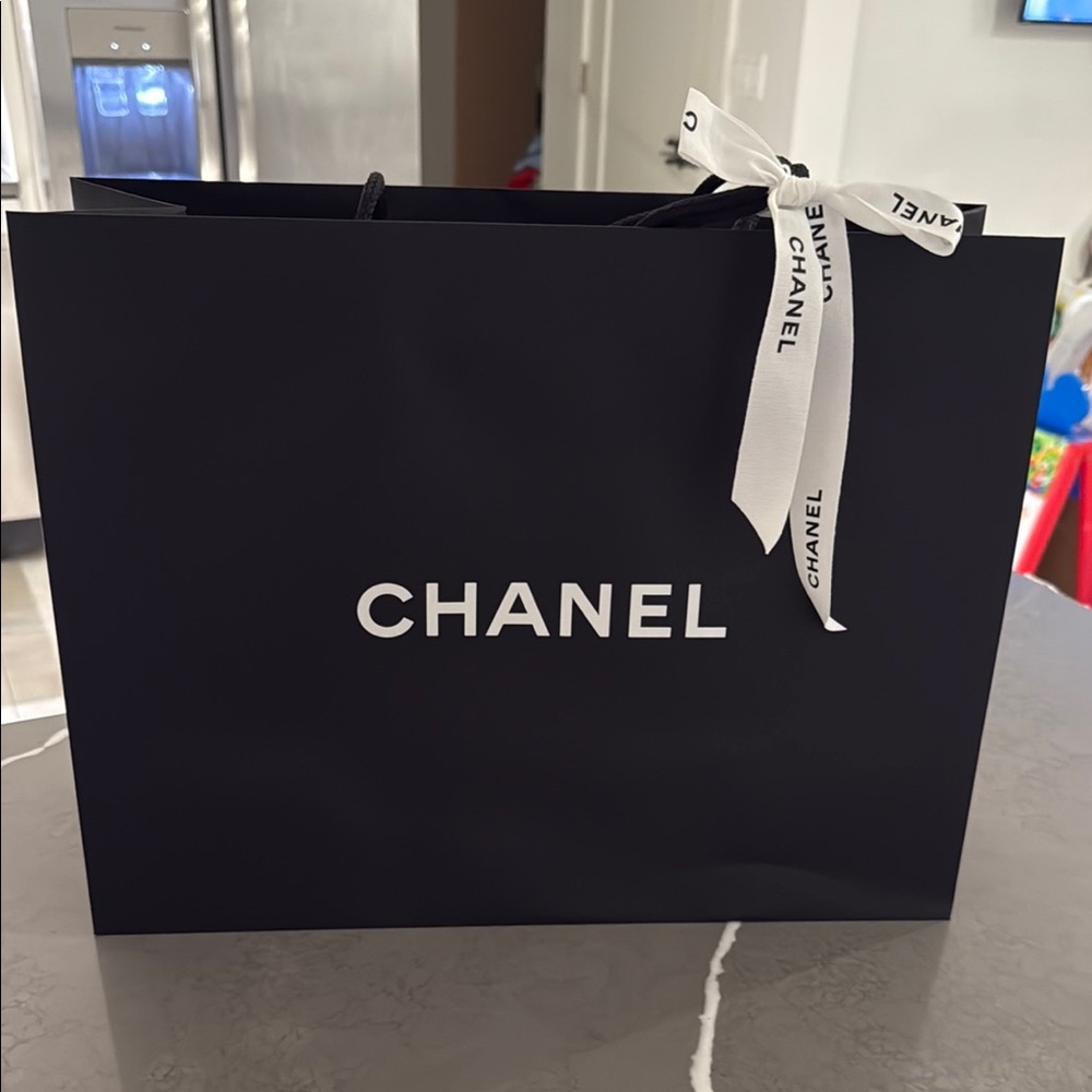 Chanel Black medium Shopping Bag with White Ribbon